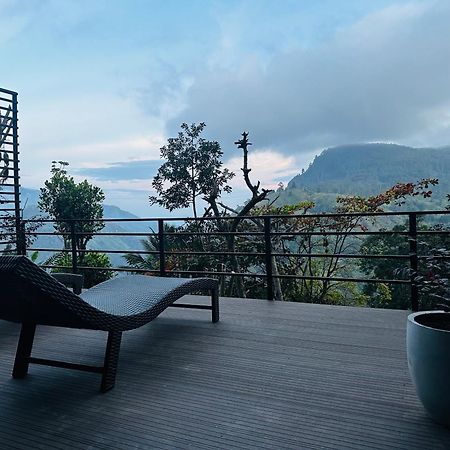 Serenite Ella Luaran gambar