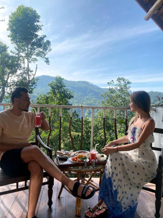Serenite Ella Luaran gambar